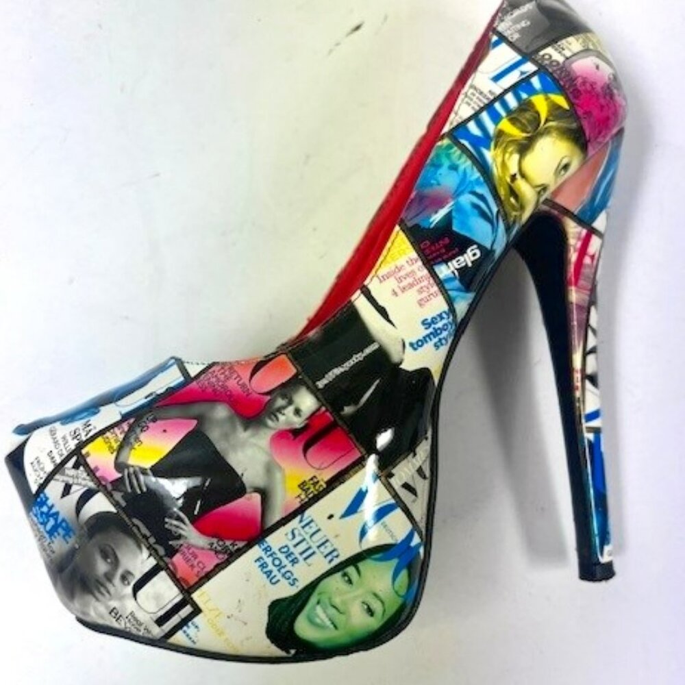 Lilianna Vogue 6" Stilettos magazine print all over Size 9 Retro Vintage shoes!